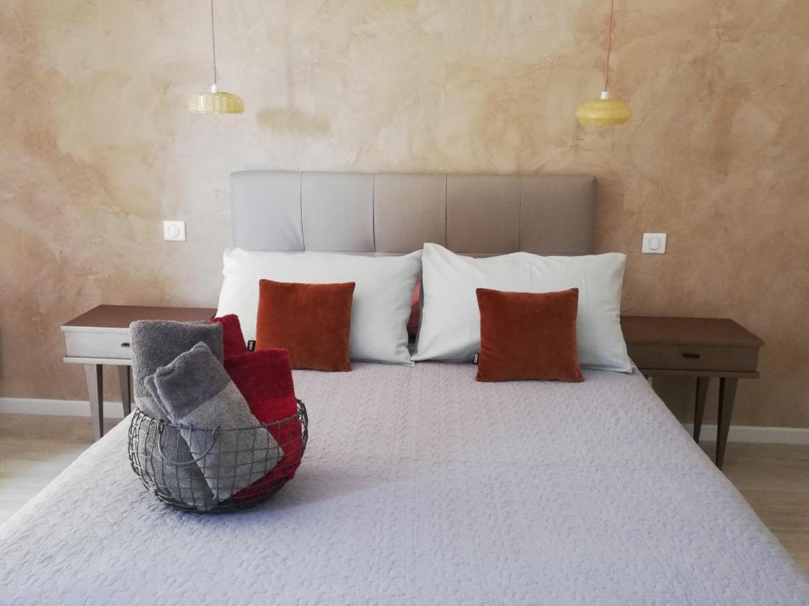 Hotel Les Perluètes Carennac Esterno foto